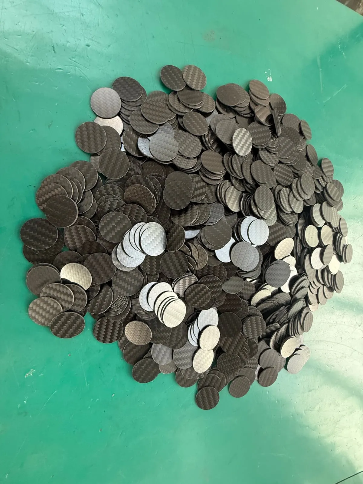 Batch of carbon fiber discs