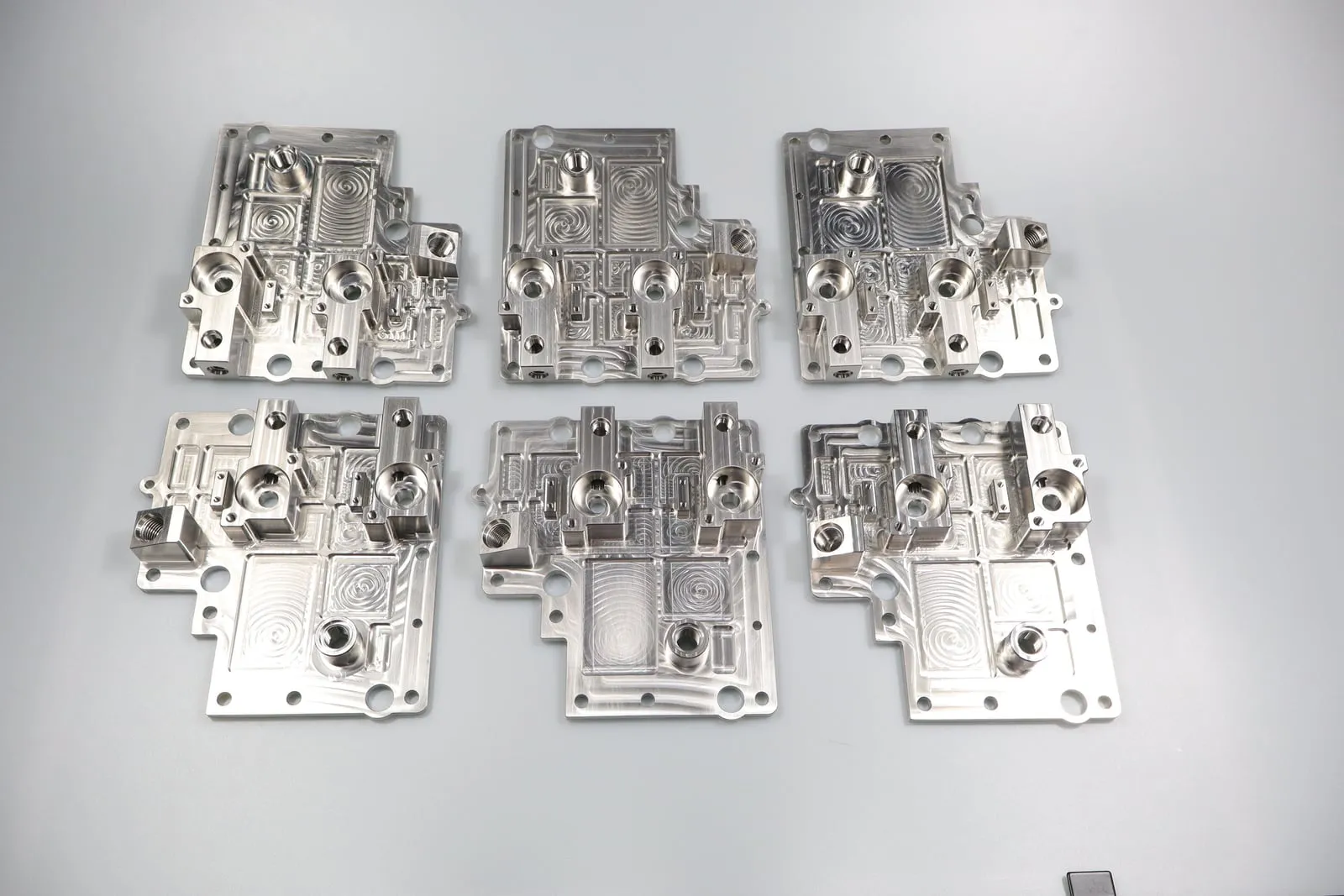 Batch of semiconductor equipment plates