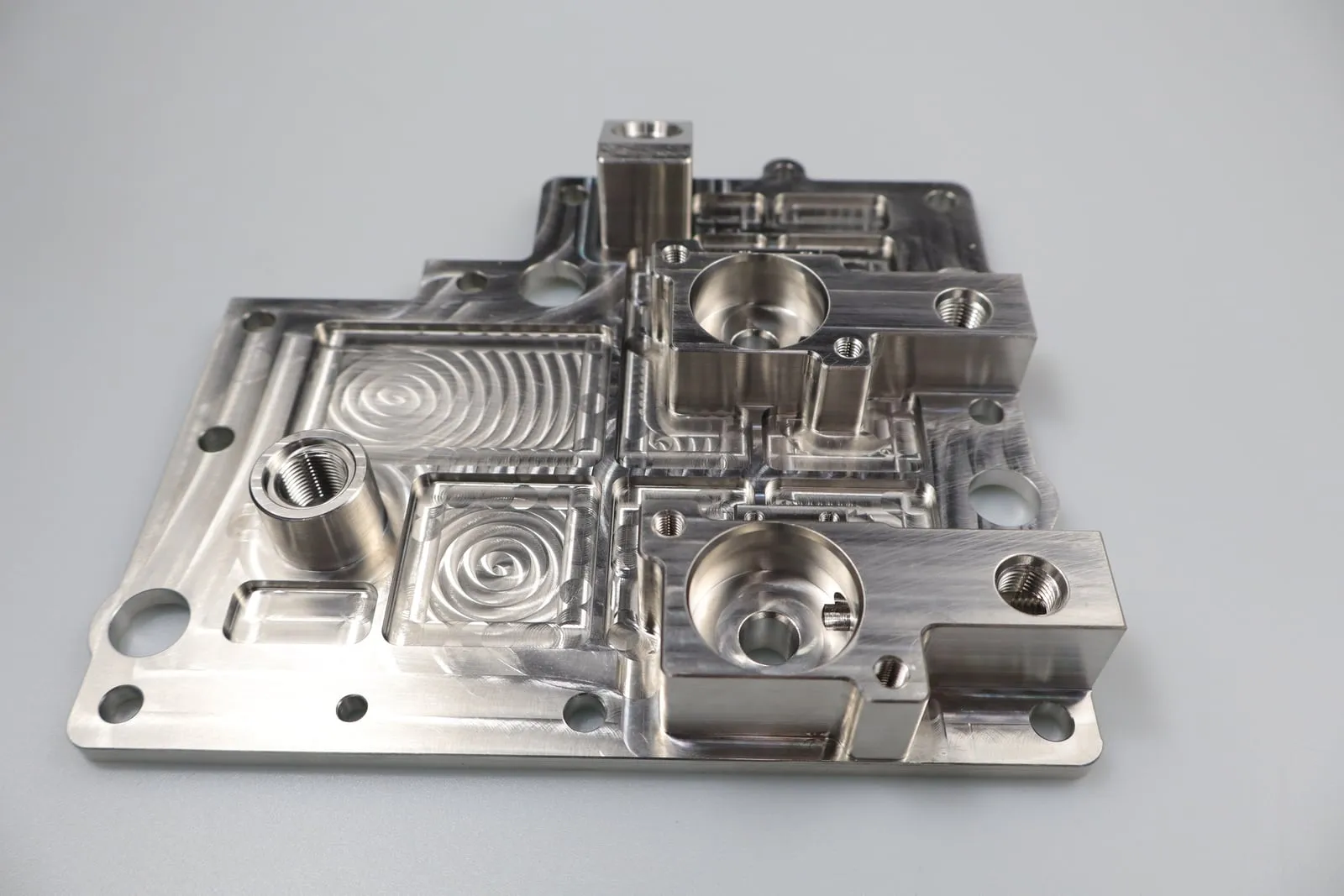 Aluminum plate for semiconductor equipment