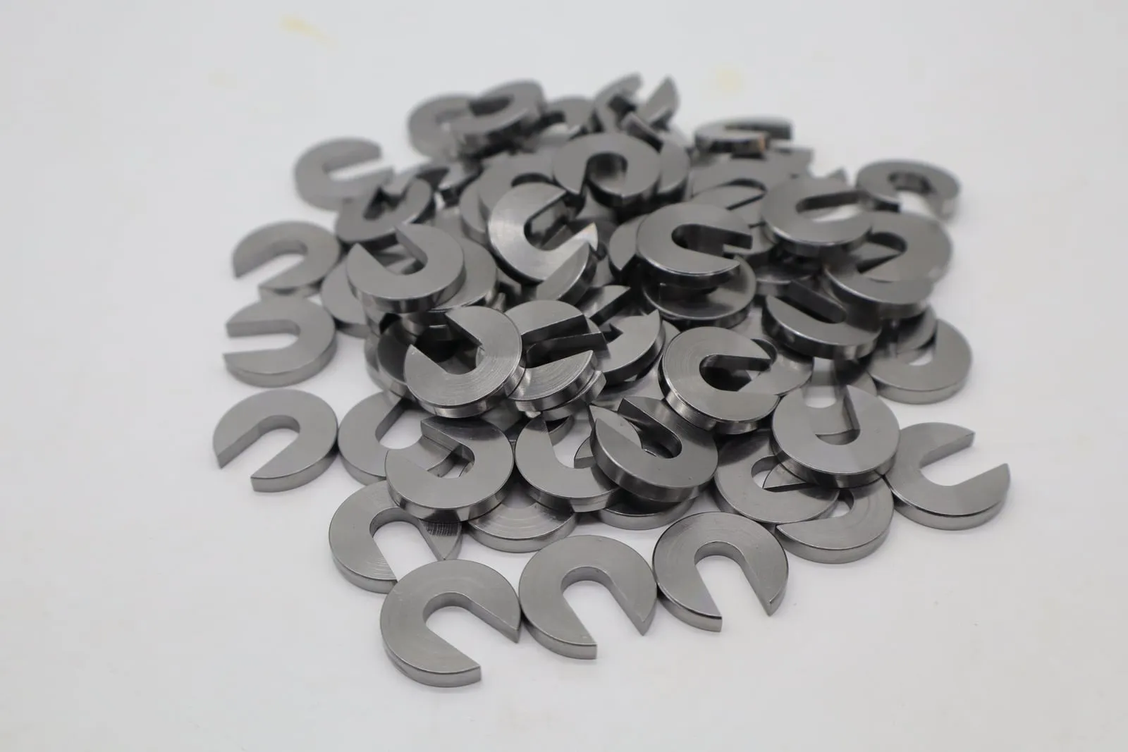 Batch of C-washers